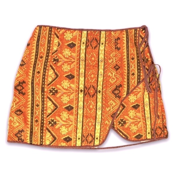 NWT FREE PEOPLE Woodblock Design Print Faux Wrap Tie Side Mini Skirt Size XS - Picture 7 of 14